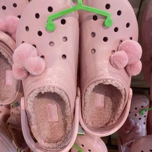 NEW 2022 Disney Parks Piglet Pink Mickey Mouse Fuzzy Lined Adult Crocs M8 W10